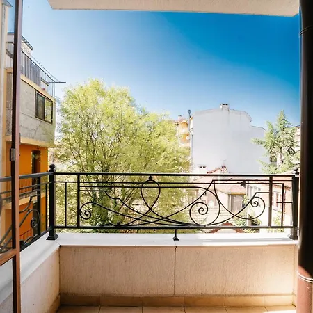 за гости веси Burgas